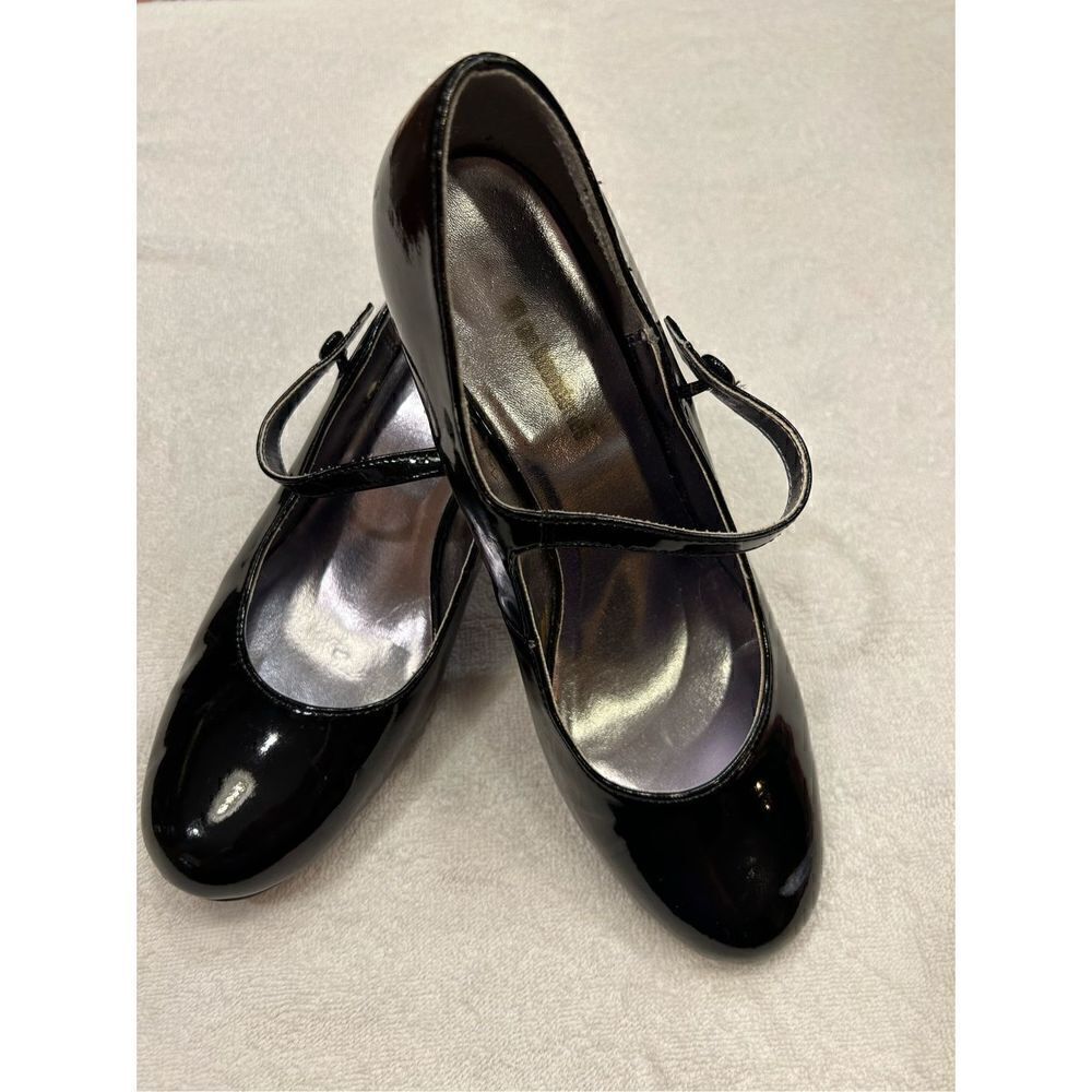Shiny No Boundaries black 9.5 strappy heels
